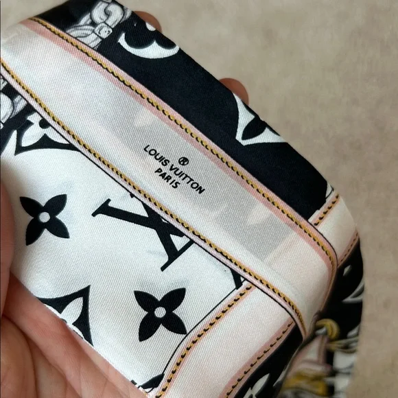 100% silk fashion scarf - Picture 7 of 10